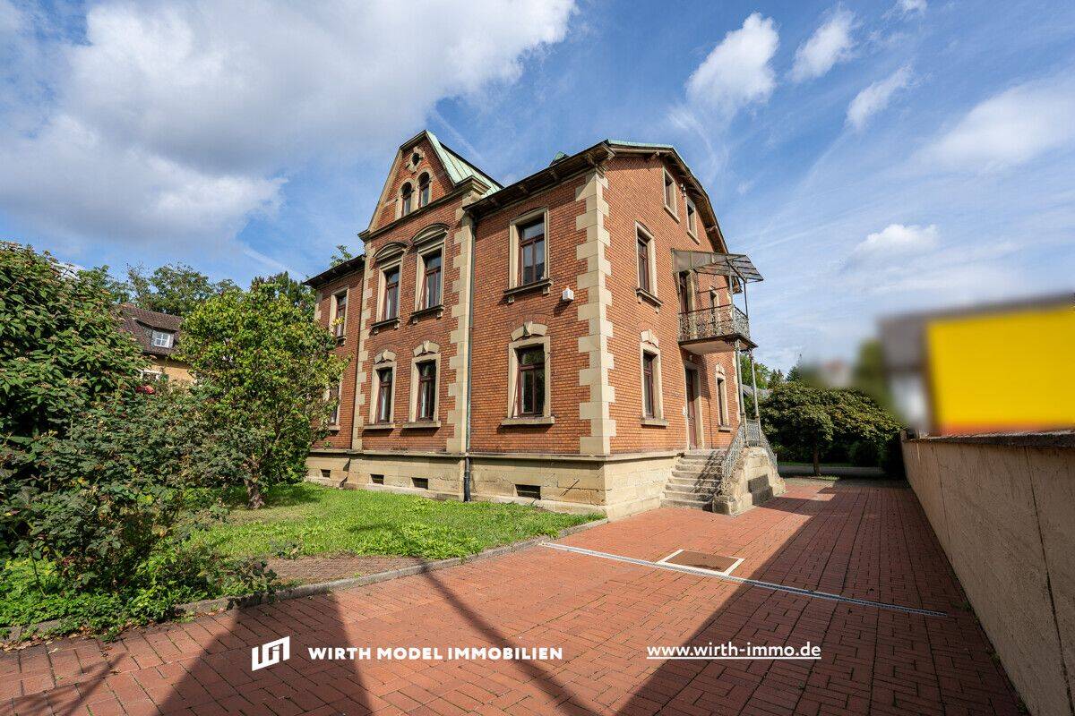 Charaktervolle Villa mit 13 Stellplätzen in zentraler Lage, 97421 Schweinfurt