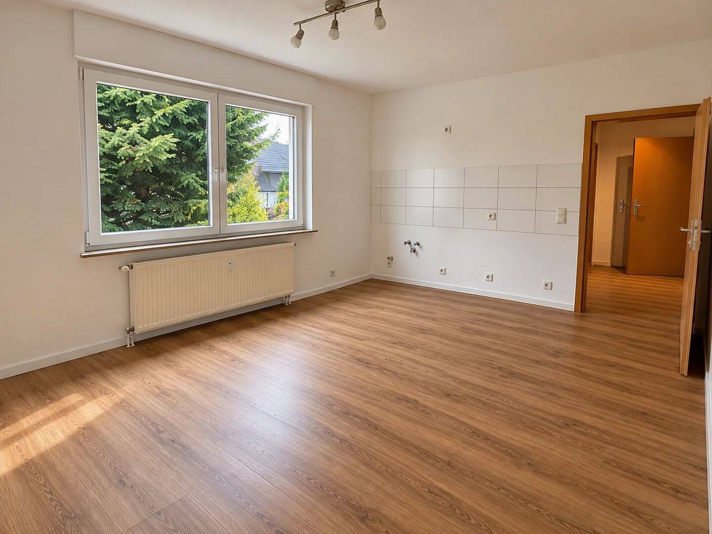 Frisch renovierte 2-Zimmer-Wohnung mit großer Wohnküche, 50354 Hürth