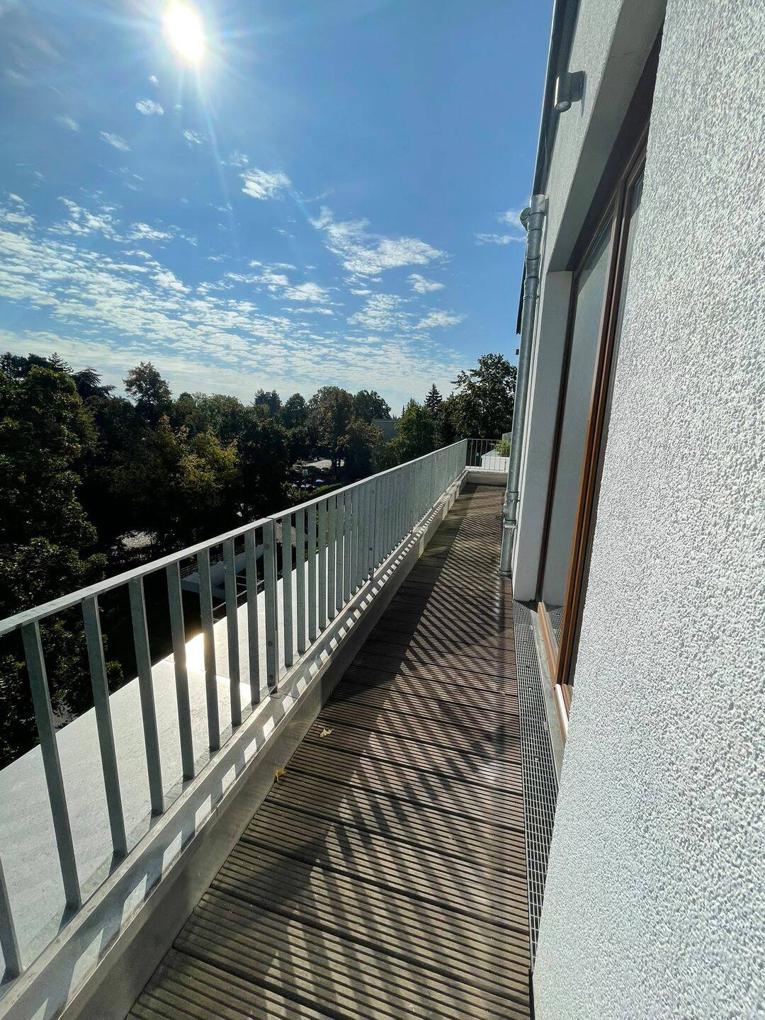 Über den Dächern zuhause – moderne Dachgeschosswohnung mit Terrasse, 12169 Berlin (Steglitz-Zehlendorf Steglitz)