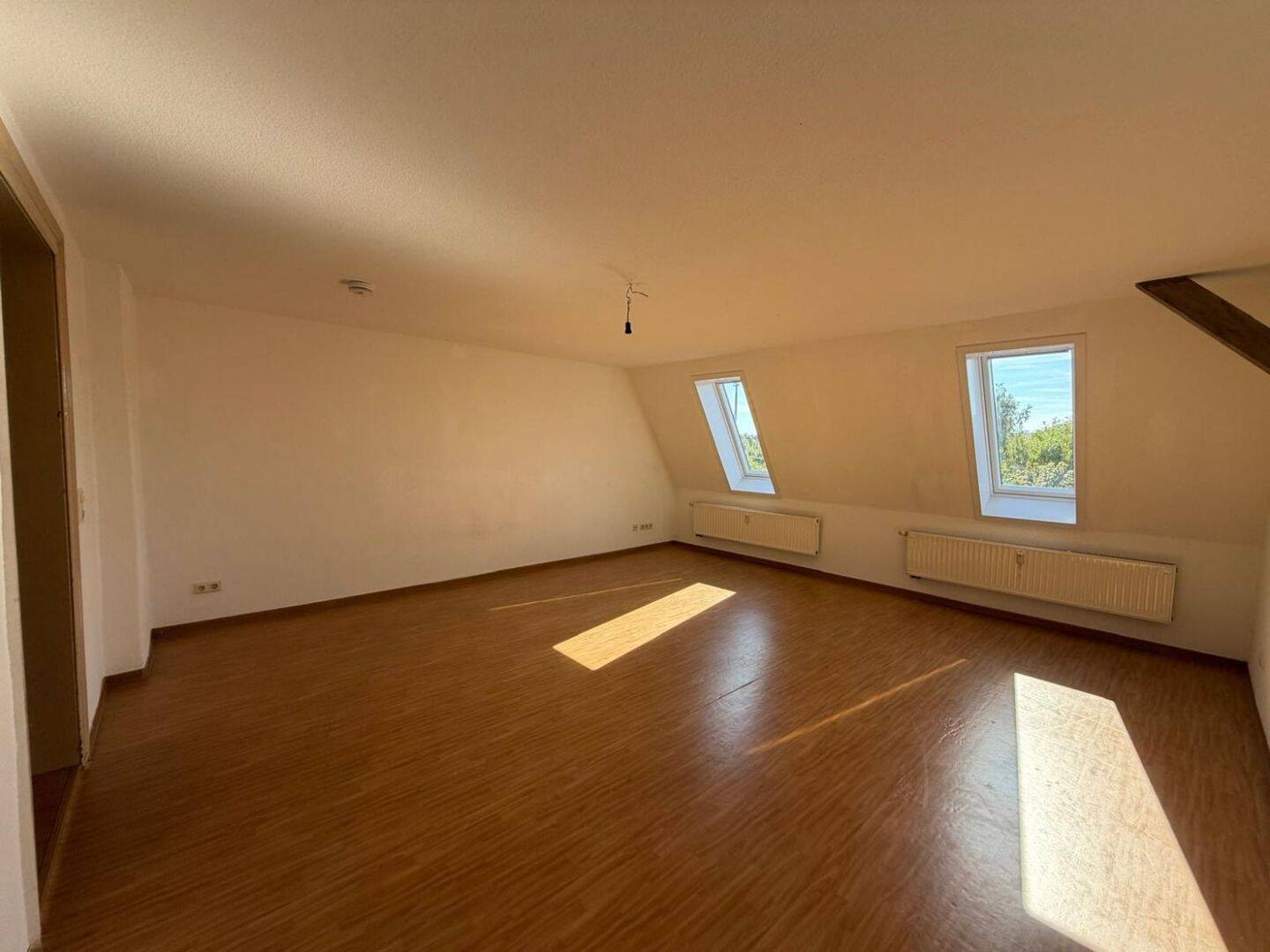 geräumige 3- Raumwohnung im Dachgeschoss in Bahnhofnähe!, 2826 Görlitz
