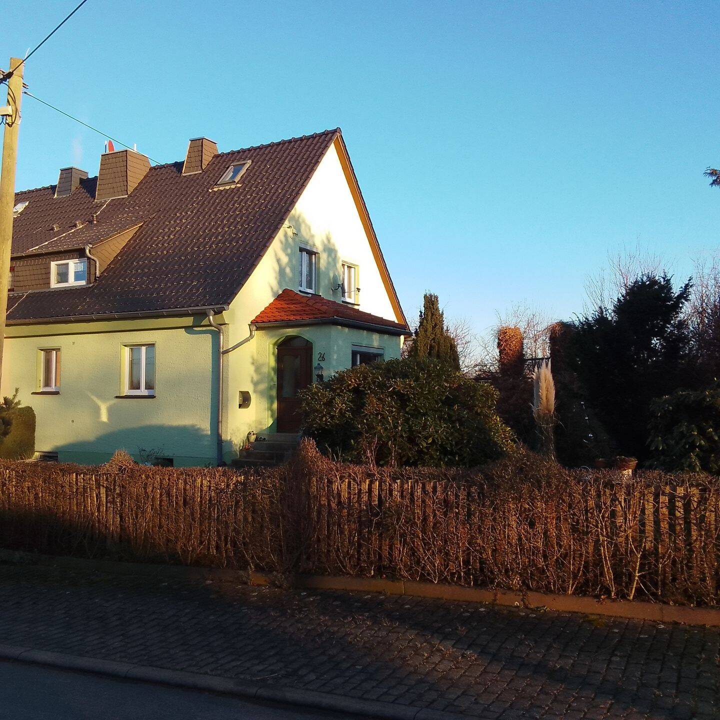 Massive Doppelhaushälfte mit Nebengebäude und großen Garten, 7957 Langenwetzendorf