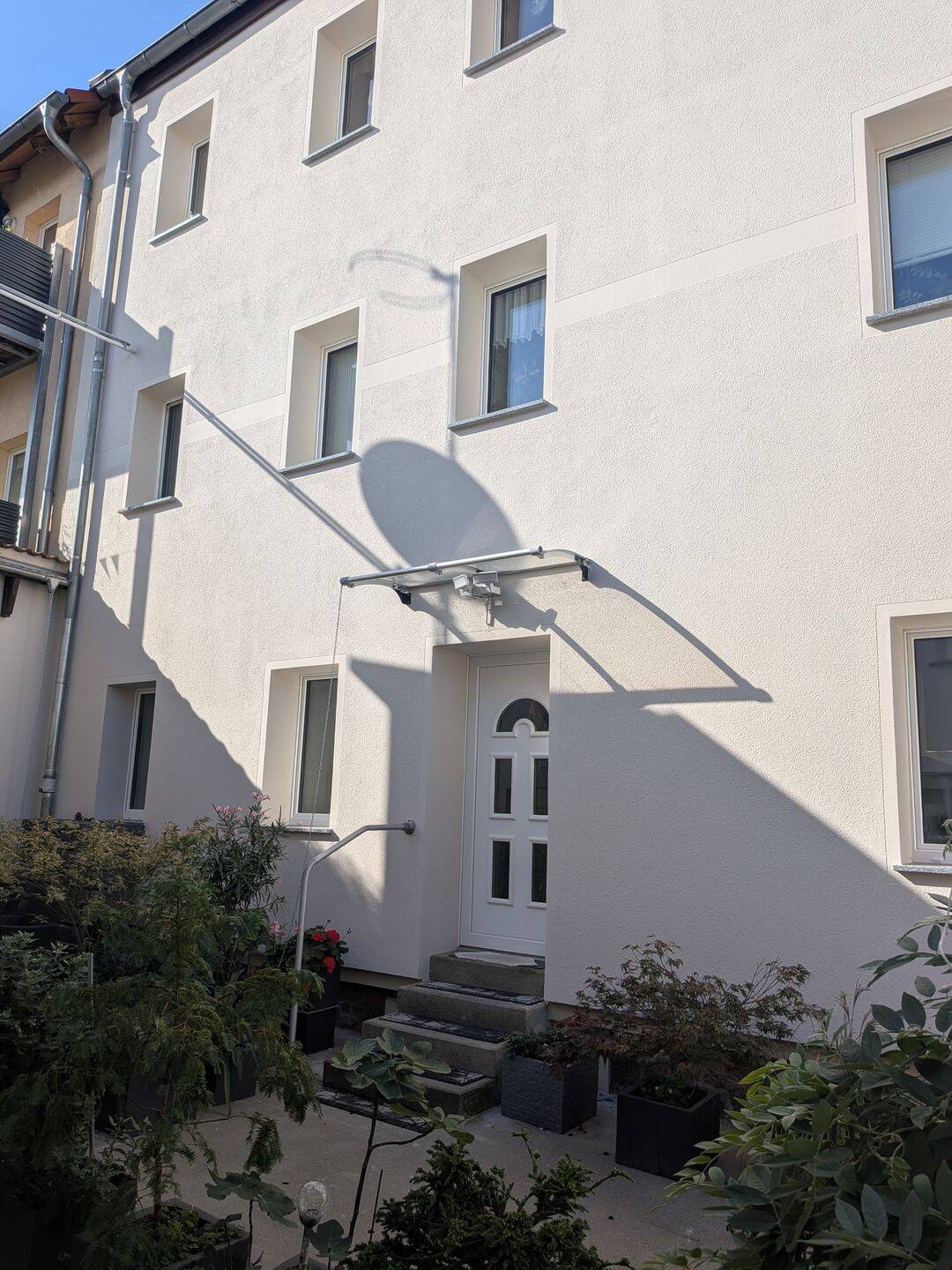Charmante, teilmöblierte Erdgeschoss-Wohnung im schönen Stadtteil Kröllwitz!, 6120 Halle (Saale) (Dölau Heide Nord Heide Süd Kröllwitz Lettin)