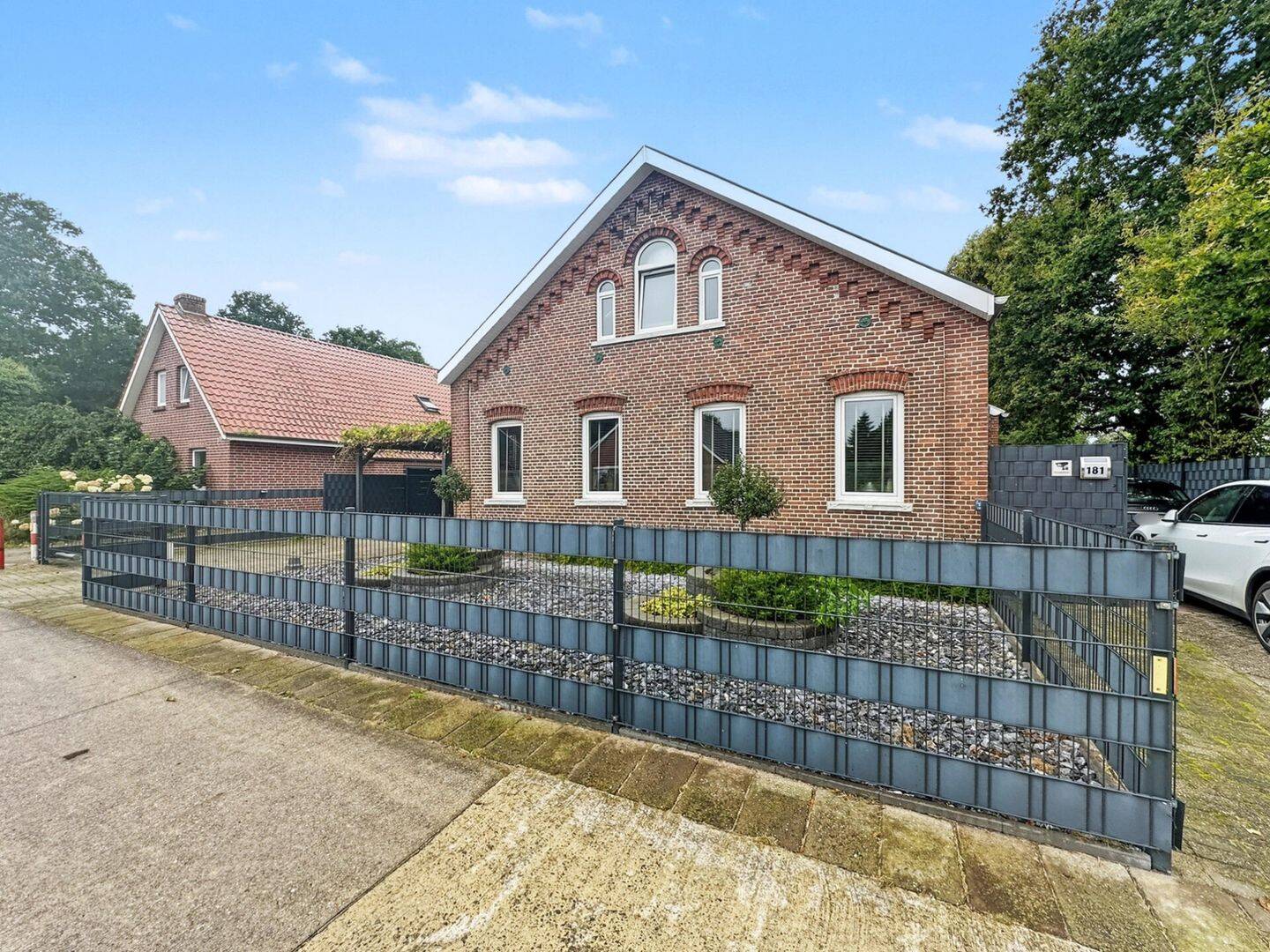 Ein Zuhause der Extraklasse – stilvolles Landhaus mit idyllischem Garten, 26826 Weener