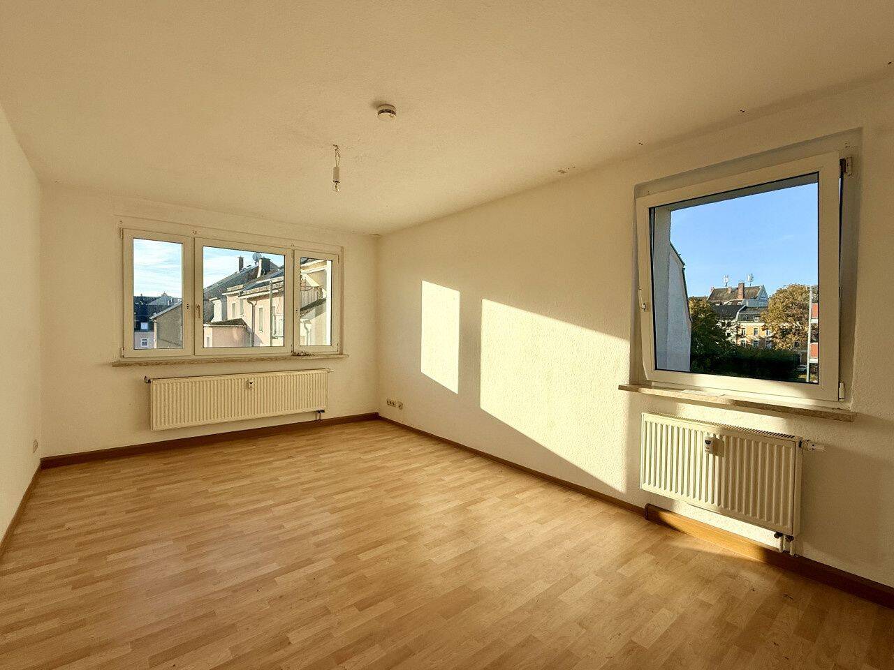 Helle und sonnige 3-Raum-Wohnung, 8525 Plauen
