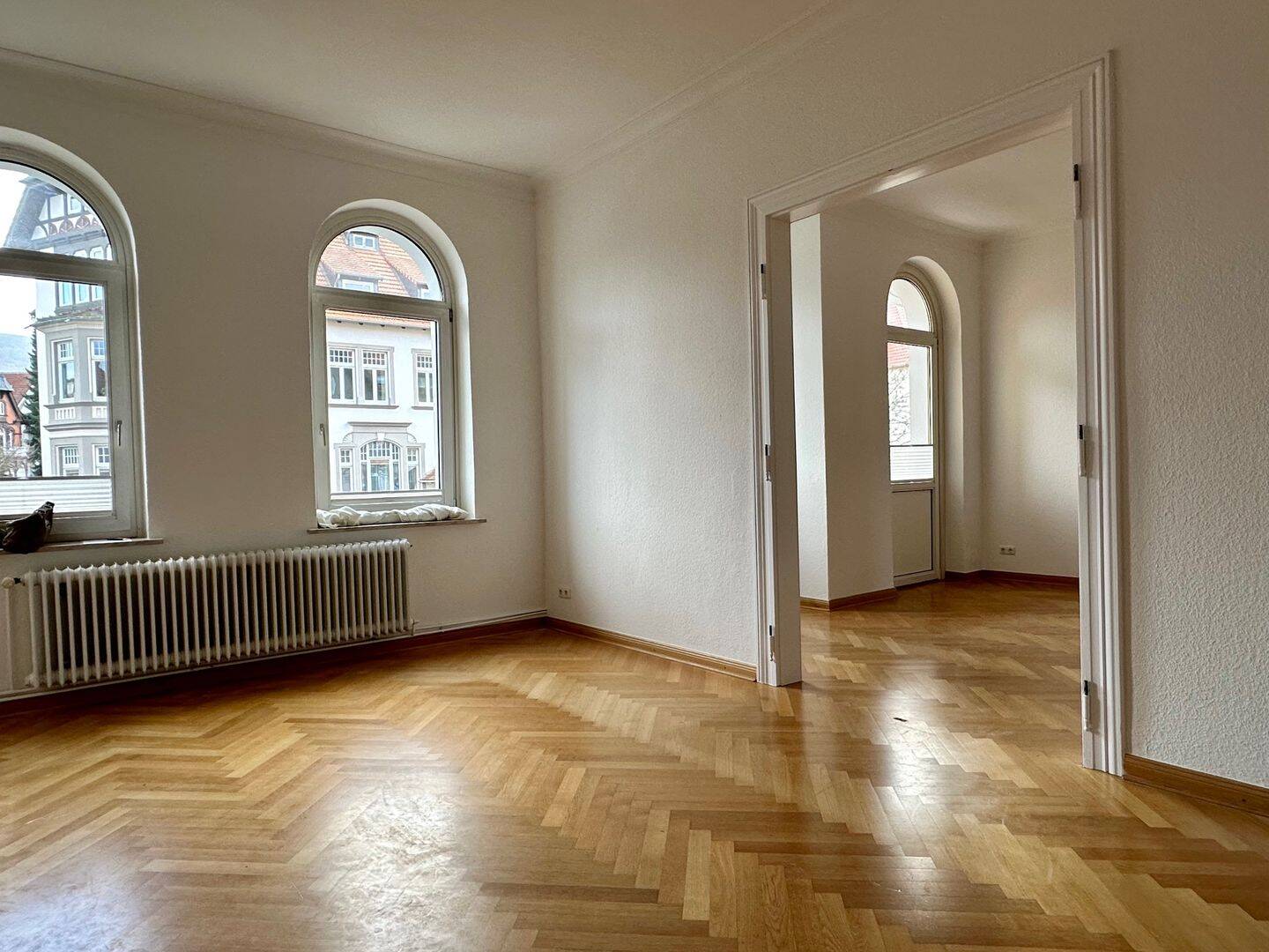 Steinbergviertel: Wunderschöne 4-Zi.-Altbau-Wohnung mit Wohnküche und zwei Balkonen, 38640 Goslar