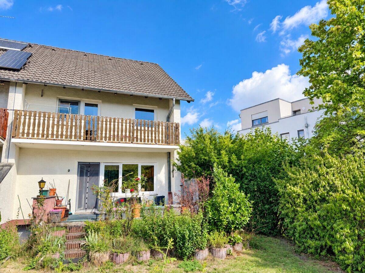 Familienglück mit Potenzial Doppelhaushälfte mit Garten in Dieburg, 64807 Dieburg