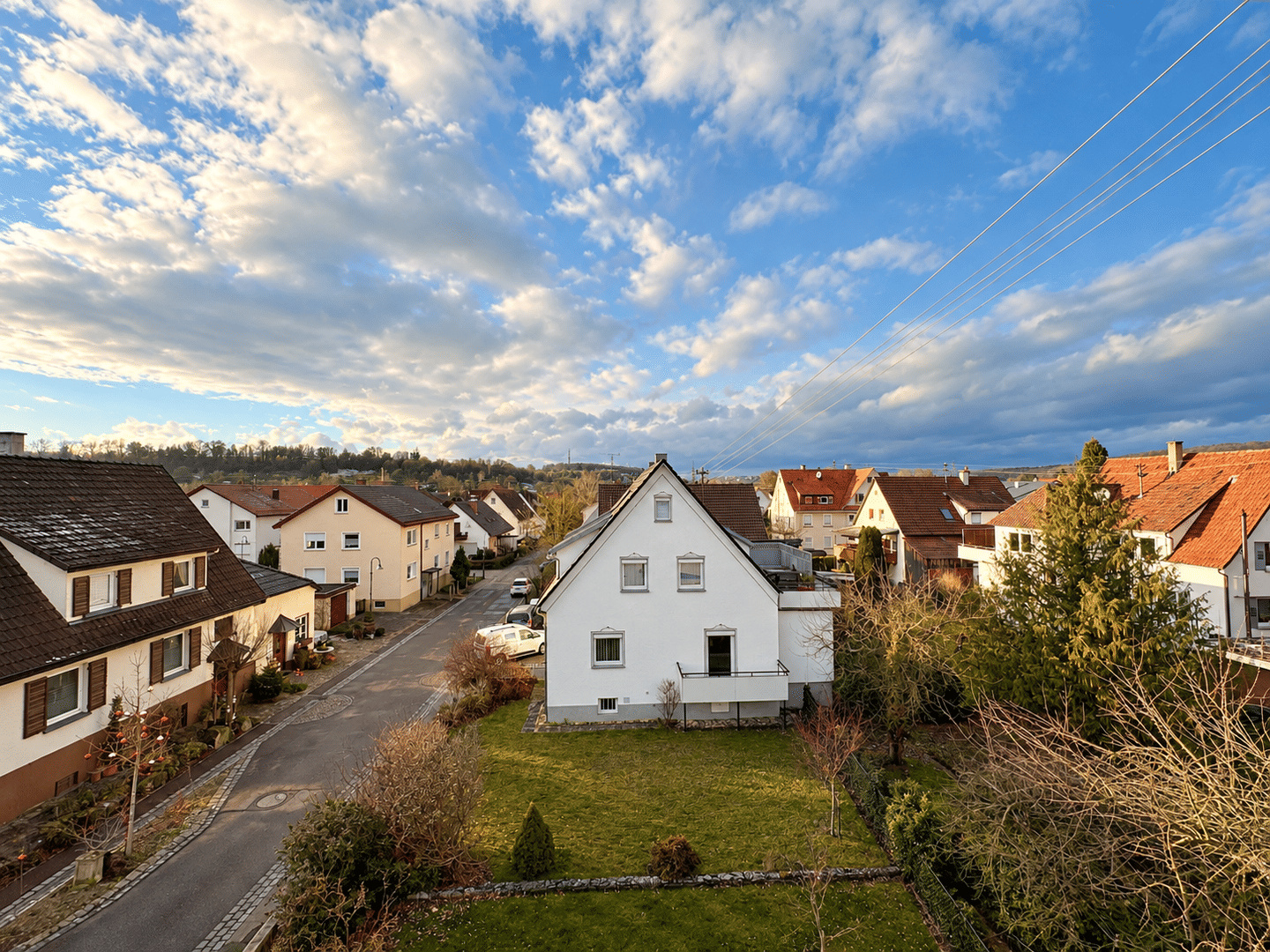 Helle 3-Zimmer-Dachgeschosswohnung mit Gartenmitbenutzung, 72658 Bempflingen