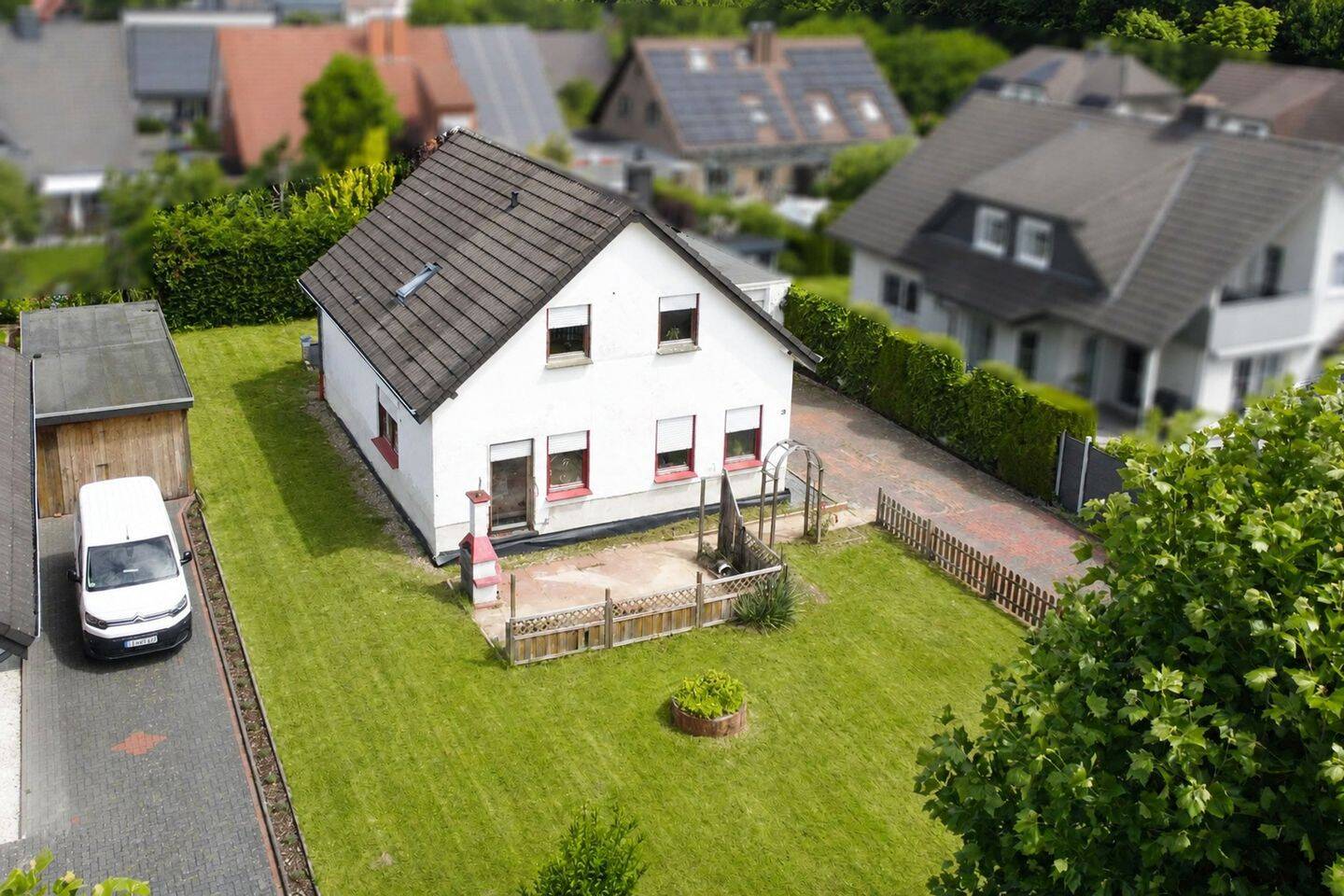 Freistehendes Einfamilienhaus mit Gestaltungspotenzial in Oerlinghausen-Helpup, 33813 Oerlinghausen