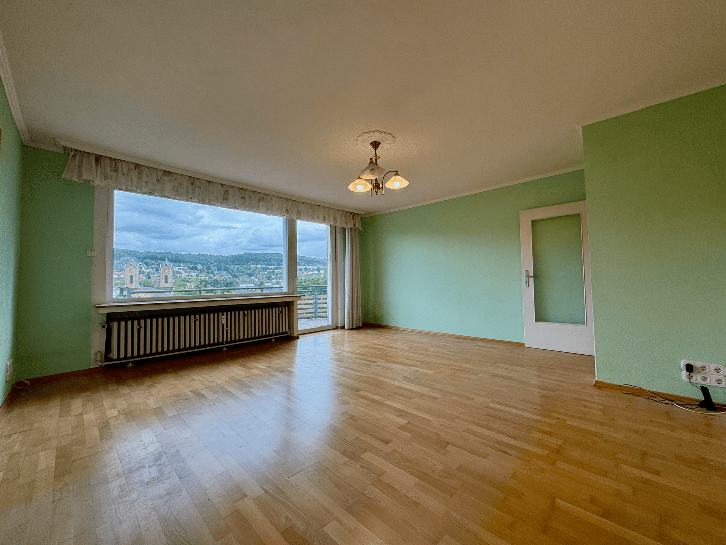 Wohnen mit Weitblick – gepflegte Wohnung mit großem Balkon und eigener Garage, 42285 Wuppertal (Barmen)