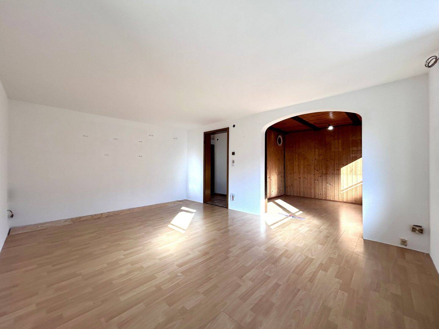 3,5-Zimmer Wohnung im Zentrum von Deizisau mit Einbauküche, Balkon und großzügigen Stauflächen, 73779 Deizisau