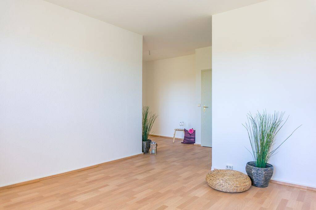 Möblierte 3-Raum-Wohnung mit Wanne, 9120 Chemnitz (Altchemnitz Bernsdorf Helbersdorf Kapellenberg)
