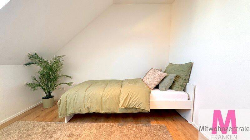 Modern möbliertes Zimmer in 4er-WG, 90429 Nürnberg