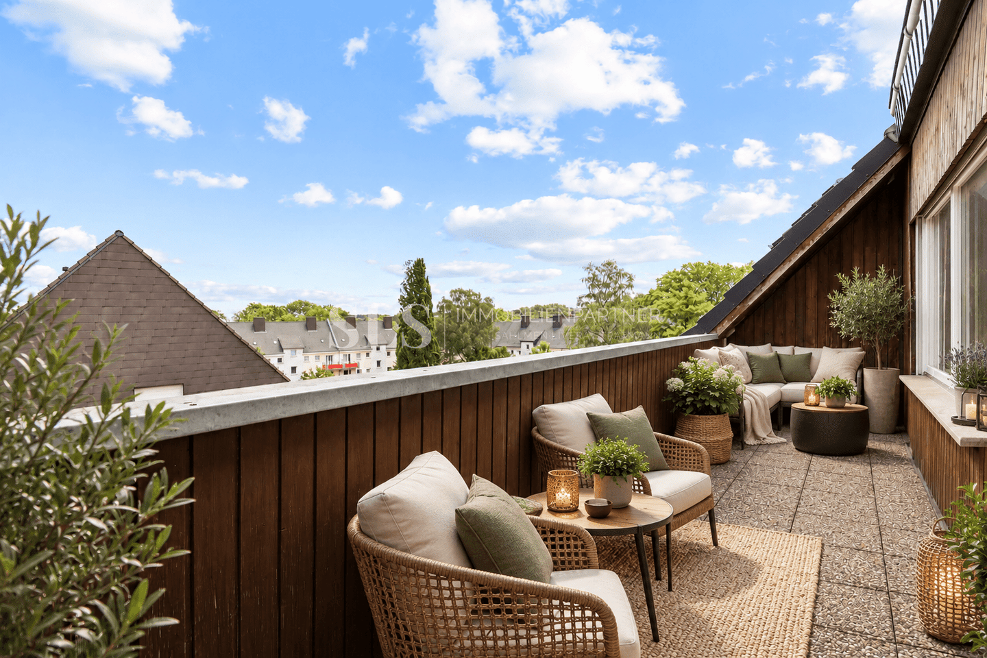 Dachgeschosswohnung mit großzügigem Balkon und viel Gestaltungspotenzial, 45326 Essen (Altenessen-Nord Altenessen-Süd)