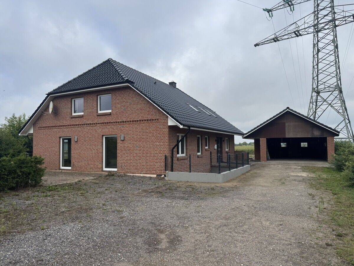 Wohnen und Arbeiten unter einem Dach – großzügiges EFH mit Carport, 24619 Bornhöved