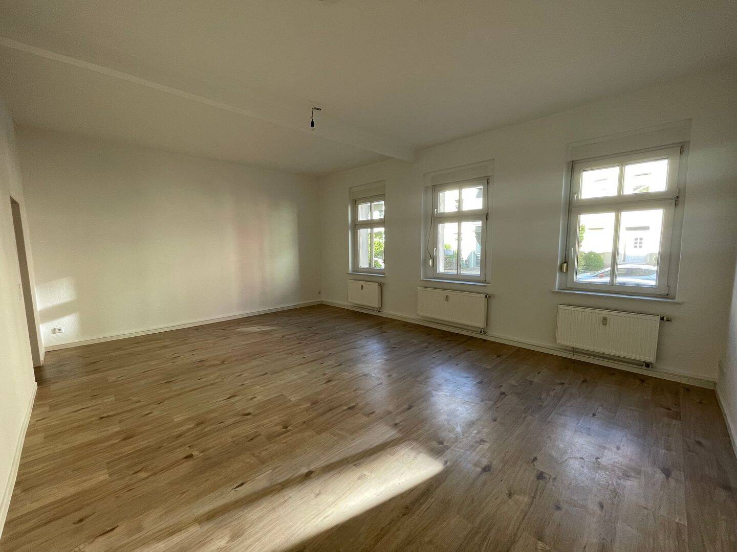 Sanierte 3 Raum Wohnung – Vollbad und riesiges Wohnzimmer in Bahnhofsnähe, 14776 Brandenburg an der Havel
