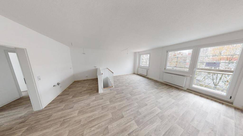 5-Raum-Maisonettewohnung mit 2 Bädern und Balkon, 9122 Chemnitz (Hutholz Markersdorf Morgenleite Stelzendorf)