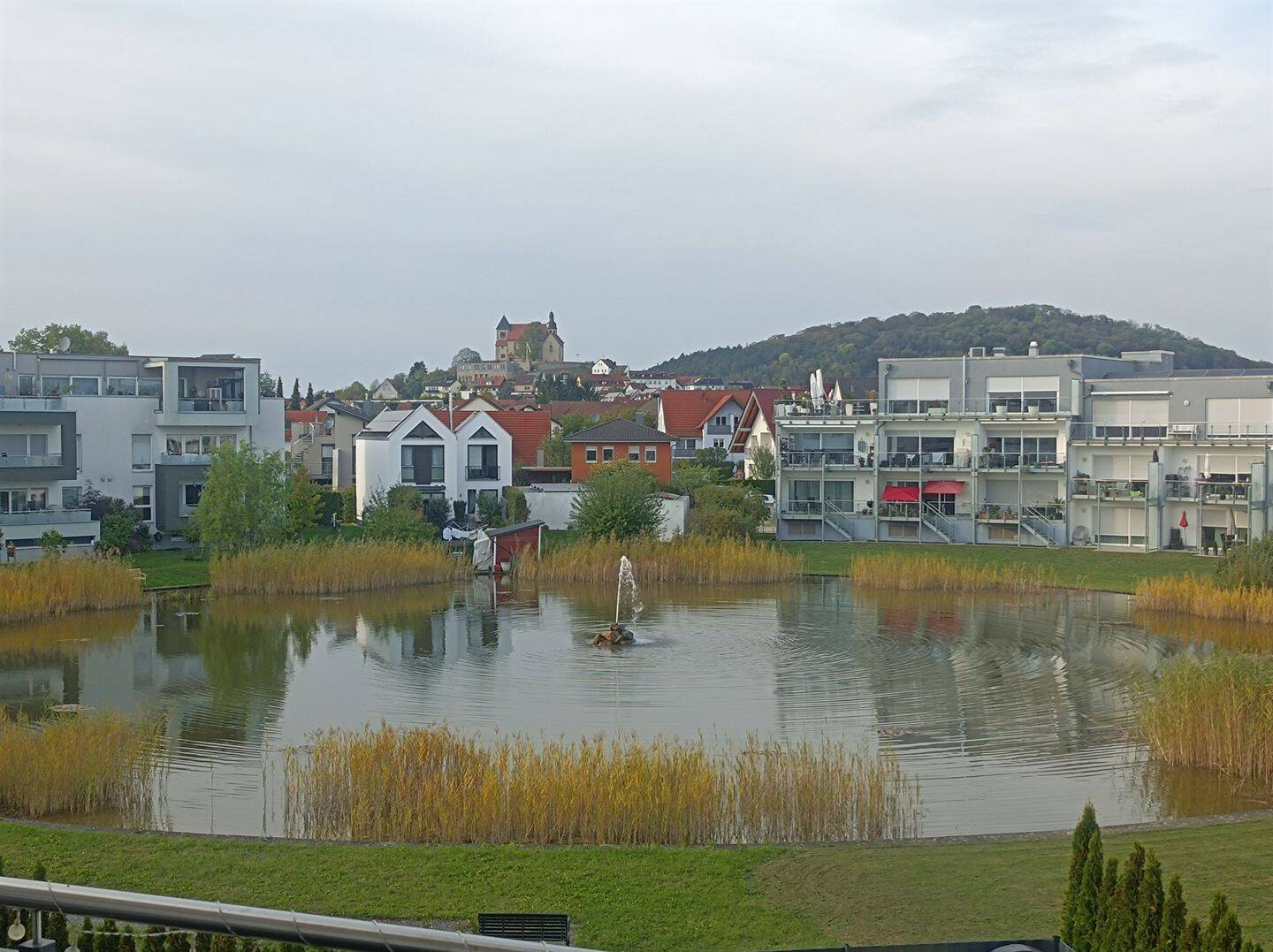 3-Zimmer-Wohnung mit 2 Balkonen in Petersberg Kernort, 36100 Petersberg