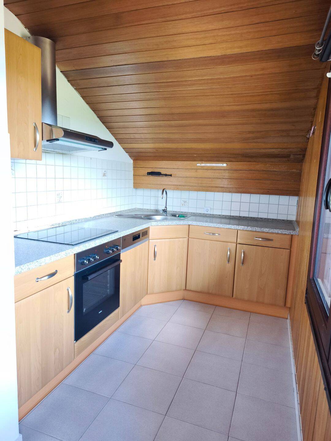 4 ZKB Wohnung (90 qm) mit Balkon und EBK für 980,- € inkl. Strom zu vermieten, 57518 Betzdorf