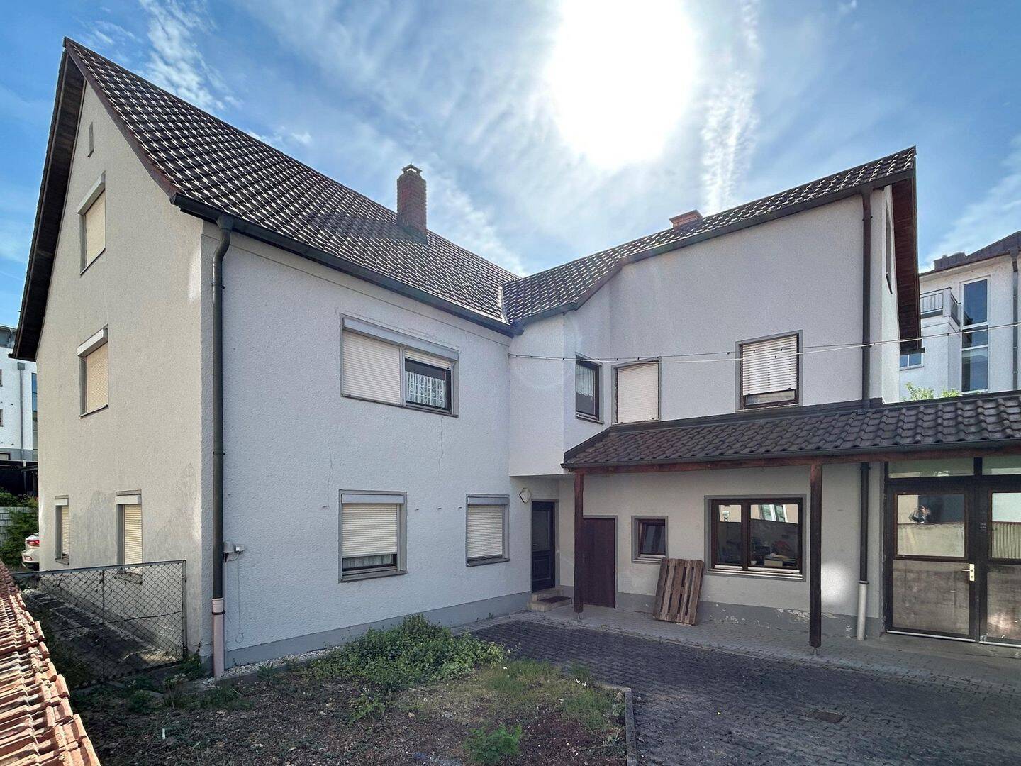 Einfamilienhaus und ehemalige Schreinerei in Straubing, 94315 Straubing