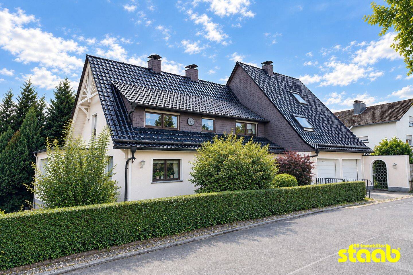 FÜR VISIONÄRE! Sanierungsbedürftiges Familienhaus mit Wintergarten, ELW & Doppelgarage, 63808 Haibach