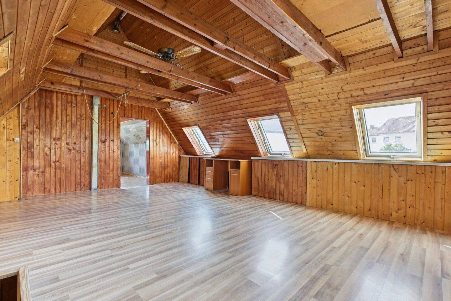 Attraktives Einfamilienhaus mit Garage und Potenzial zur individuellen Gestaltung – provisionsfrei, 89426 Wittislingen