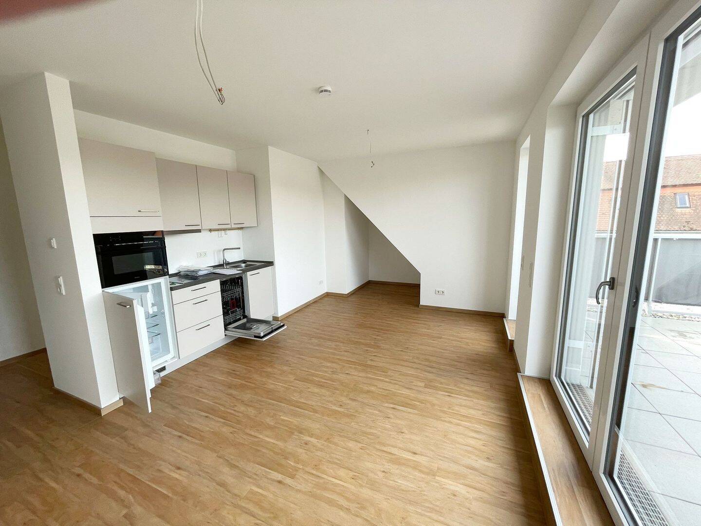 TOP 2-Zi-Wohnung mit Einbauküche und Dachterrasse (WE 2.4), 91438 Bad Windsheim