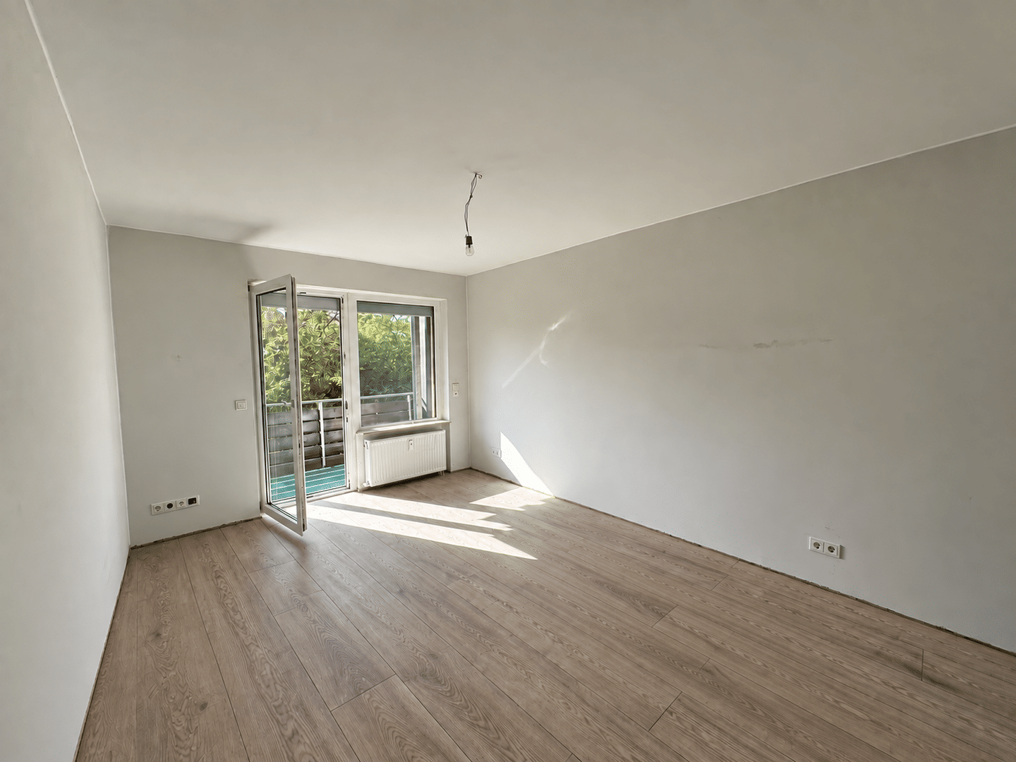 Erstbezug nach Komplettsanierung: Moderne 3-Zimmer-Wohnung mit Westbalkon, 65191 Wiesbaden (Bierstadt Sonnenberg Wiesbaden)