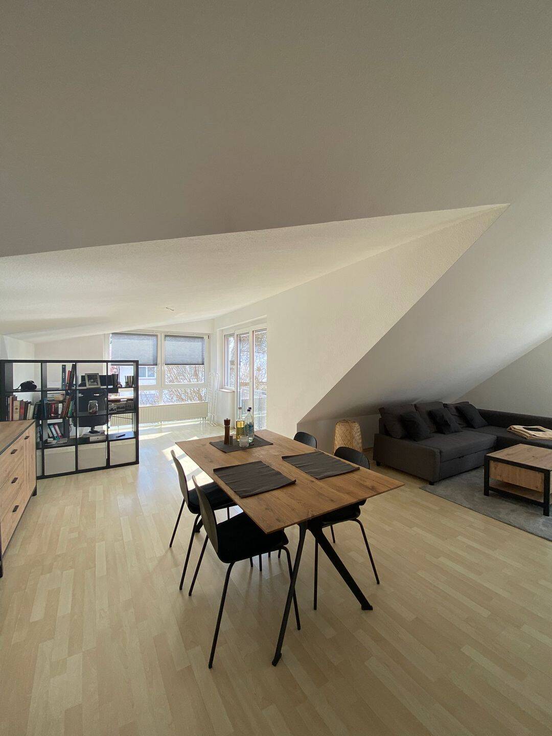 Schöne, geräumige zwei Zimmer Wohnung in Gerbrunn zu vermieten, 97218 Gerbrunn