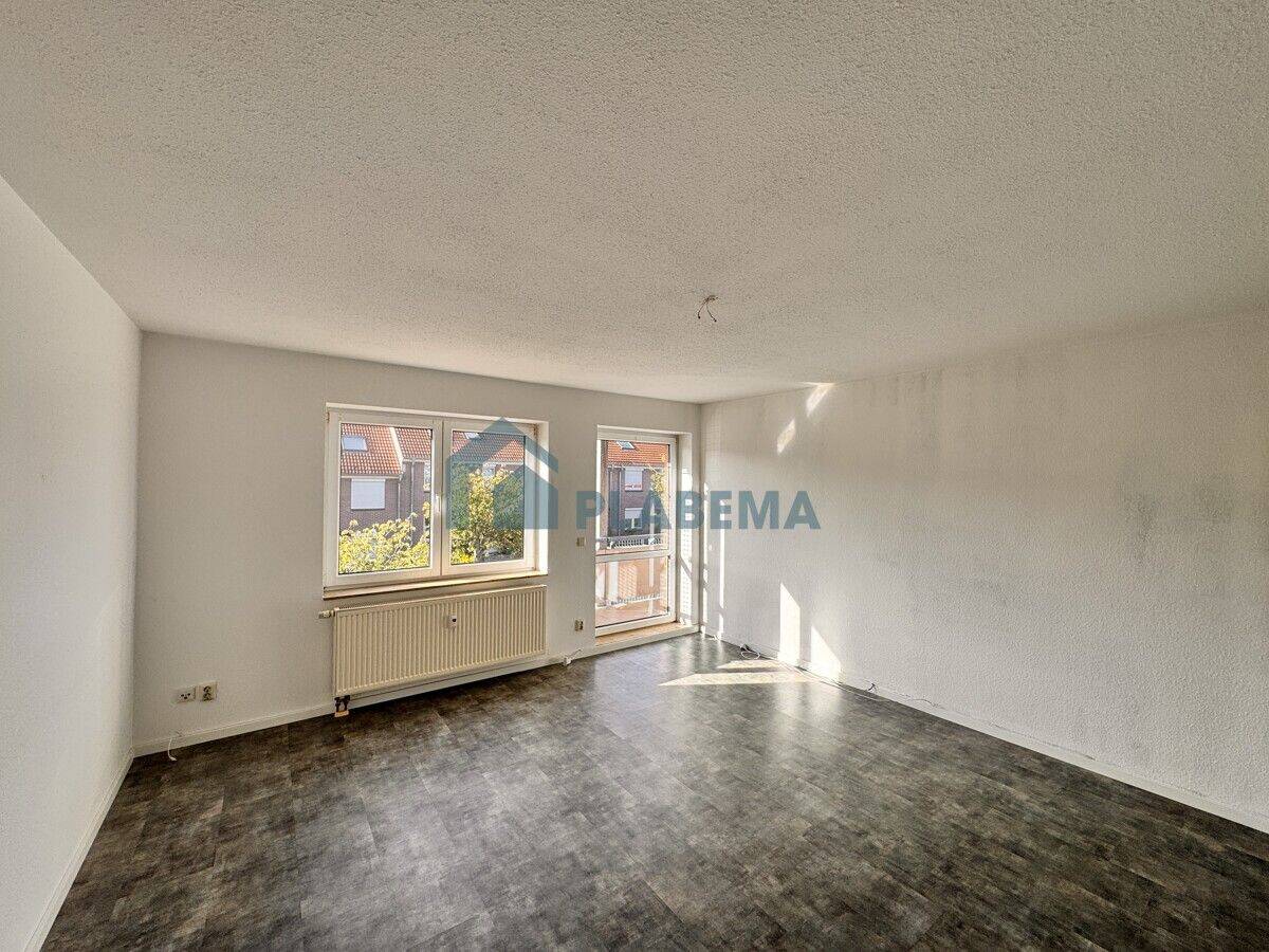 4 Zimmer- Familienwohnung mit Balkon & Gäste-WC, neue Einbauküche möglich, 17033 Neubrandenburg