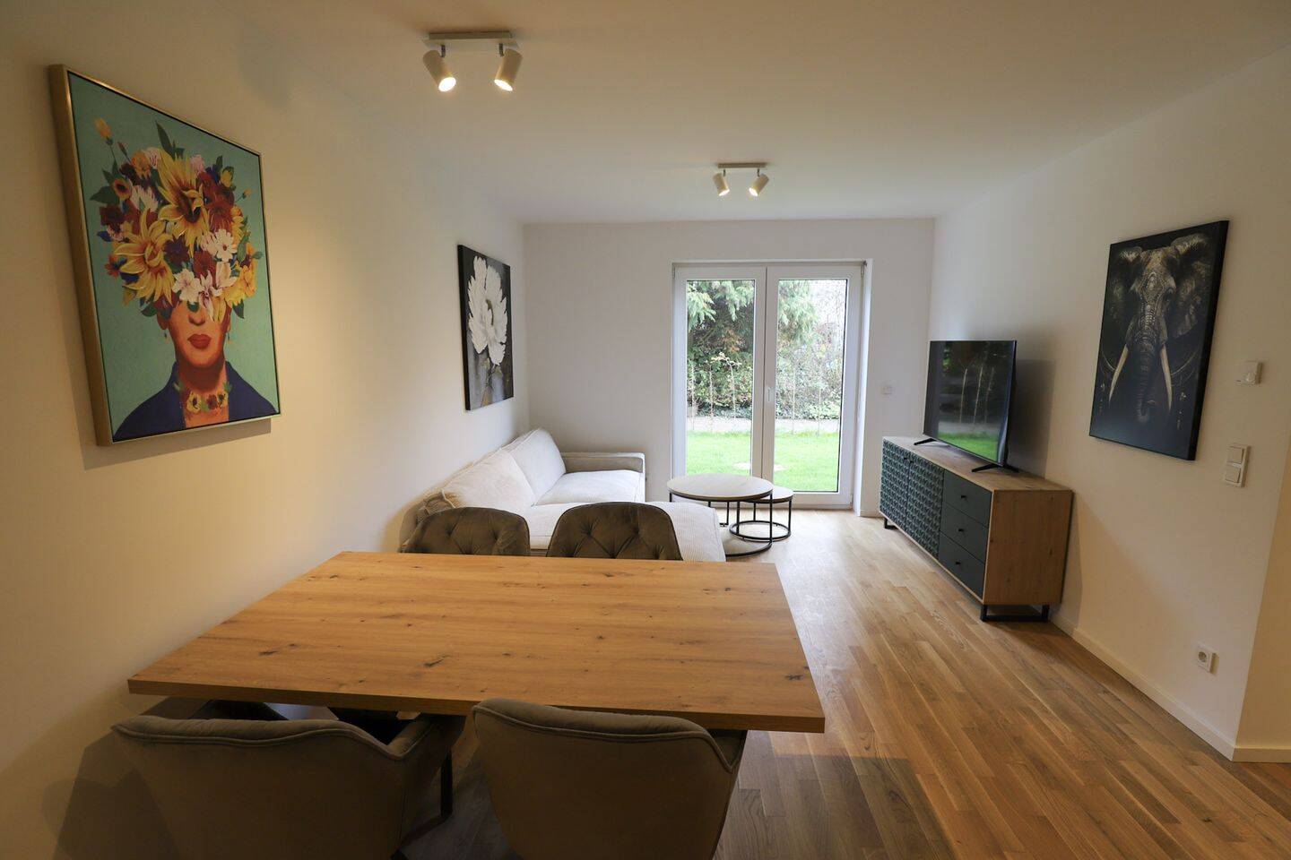 Vollmöblierte hochwertige 2-Zimmer-Wohnung mit Einbauküche und Abstellraum, 64291 Darmstadt (Arheilgen Wixhausen)