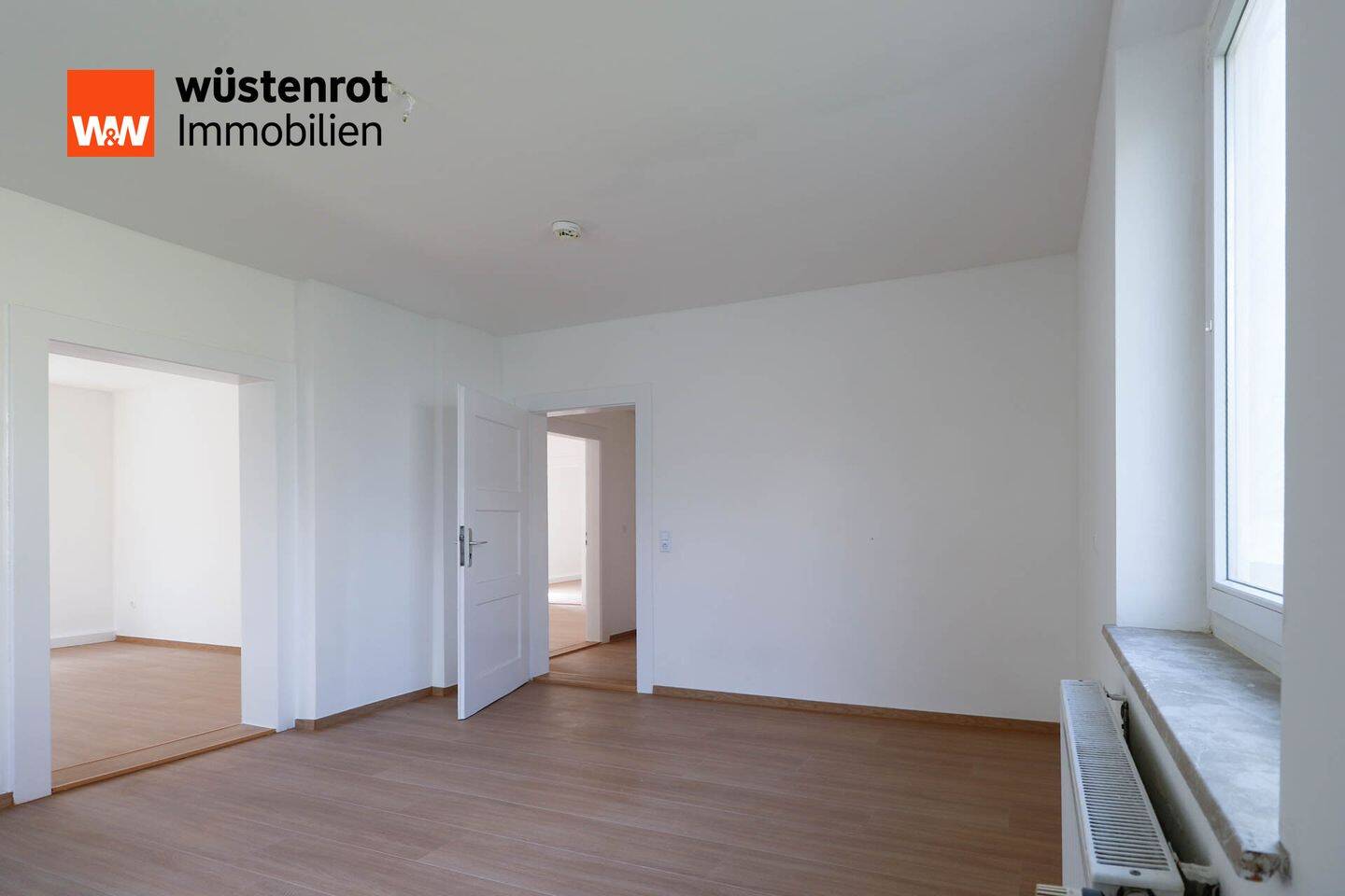Zentrale, renovierte Erdgeschosswohnung erwartet Ihre neuen Bewohner., 95100 Selb