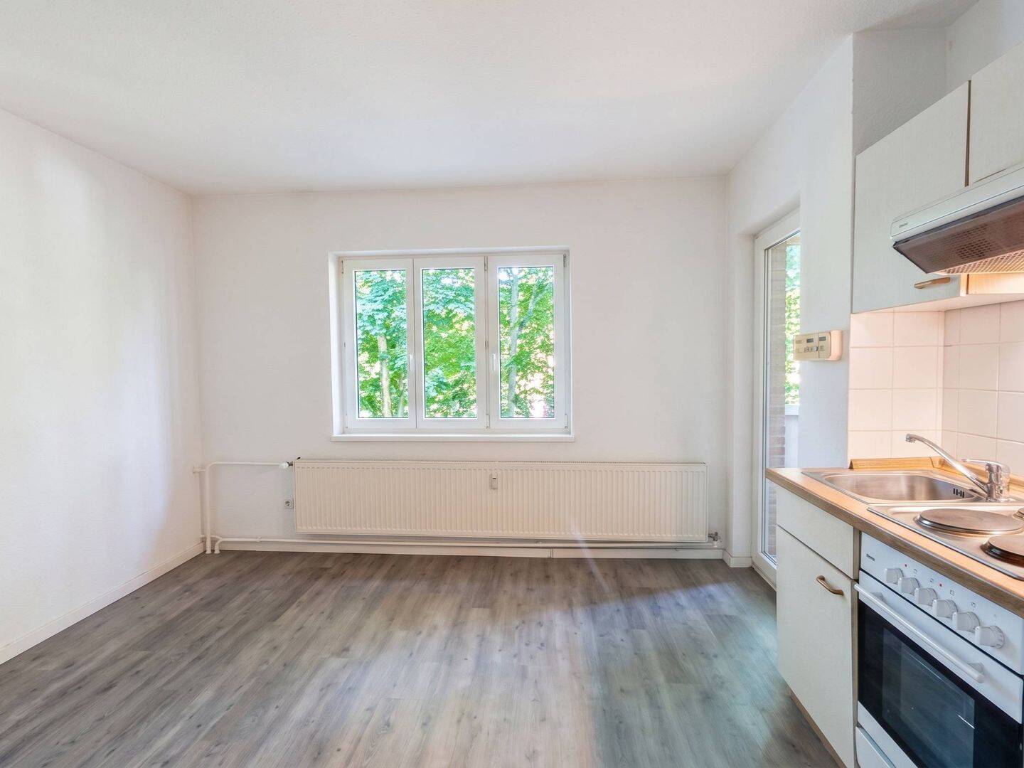Gut geschnittene 2-Zi.-Whg. mit BALKON und EBK, 24768 Rendsburg