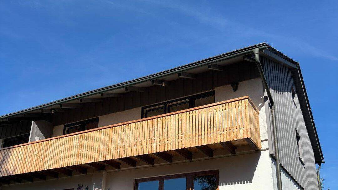 Sonnige 2-Zimmer-Wohnung mit Balkon und Stellplatz, 83125 Eggstätt