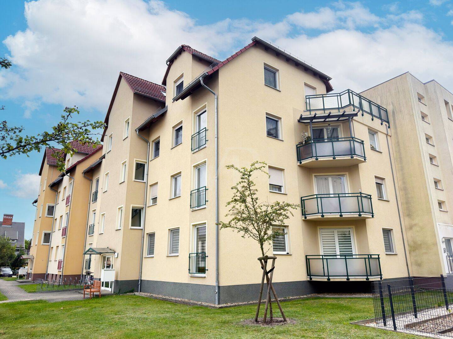 Vier Zimmer, zwei Balkone, ein Zuhause – attraktive Eigentumswohnung in Senftenberg, 1968 Senftenberg