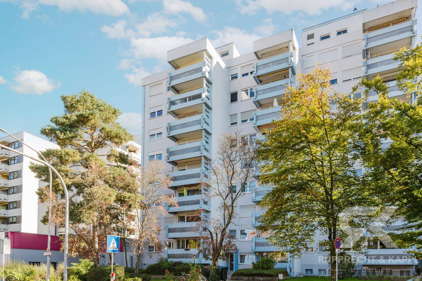 Zentral gelegene 3.5-Zi-Erdgeschosswohnung in Weiden-Ost mit zwei Balkone und eigenem Stellplatz!, 92637 Weiden i.d. OPf. (Weiden)