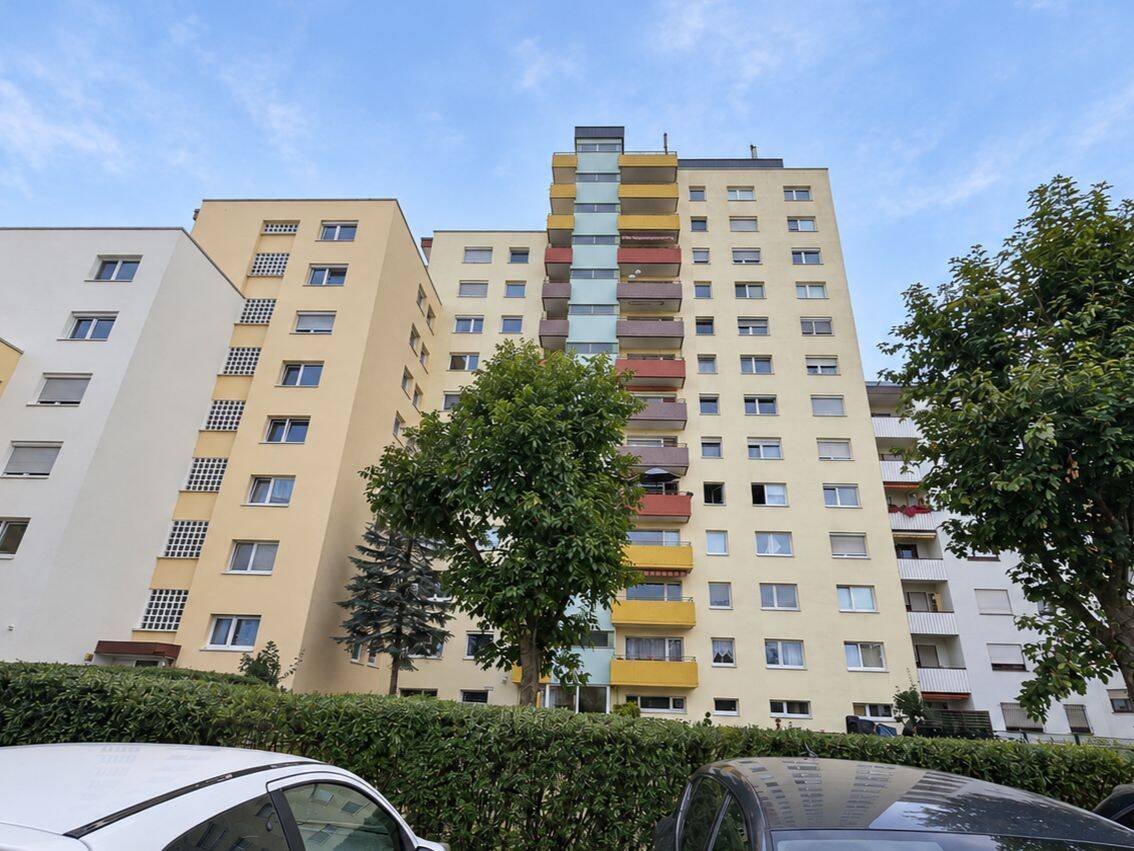 Aktuell in Kernsanierung: Moderne 2-Zimmer-Wohnung mit Loggia in Hanau-Kesselstadt, 63454 Hanau (Hanau Mittelbuchen)
