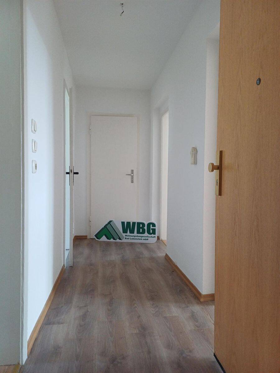 3-Raum-Wohnung mit Balkon in attraktiver Ortskernnähe, 7356 Bad Lobenstein
