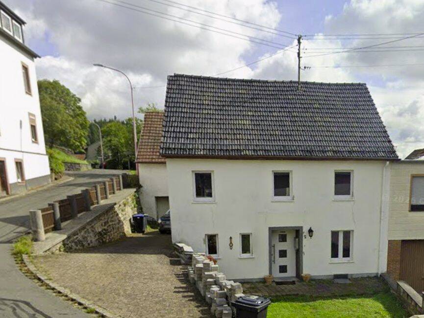 Zwangsversteigerung: Einfamilienwohnhaus in der Eifelgemeinde Daun / Neunkirchen, 54550 Daun