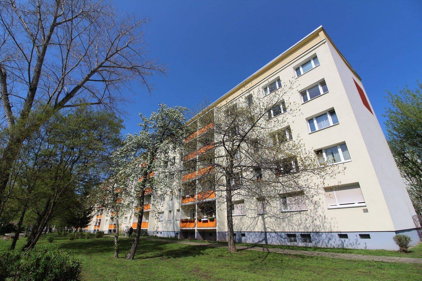 * in Sanierung * 15.11.26 * Dichterviertel *, 6124 Halle (Saale) (Saaleaue Südliche Neustadt Westliche Neustadt)
