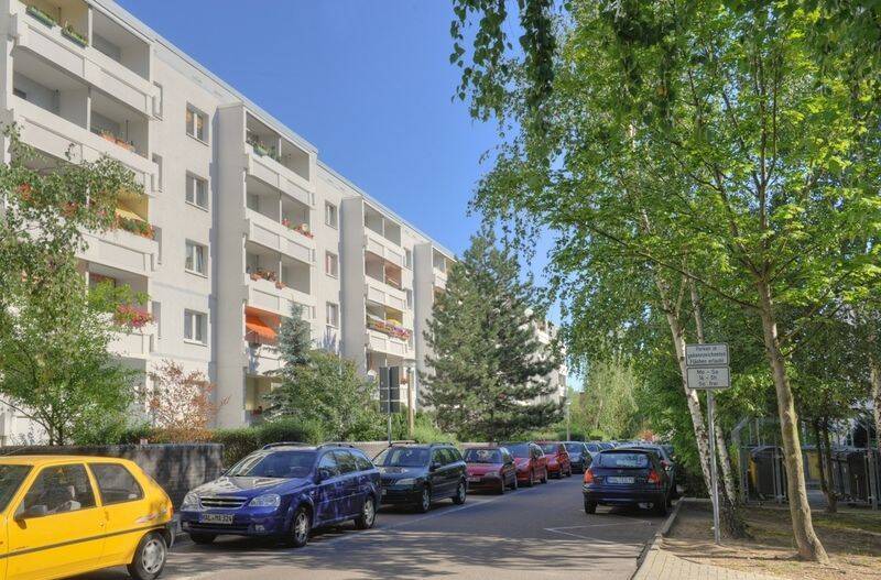 3-Zi im 2.OG / Etage 3 von 5 / Badewanne / Keller / kautionsfrei, 6132 Halle (Saale) (Ammendorf-Beesen Planena Radewell-Osendorf Silberhöhe)