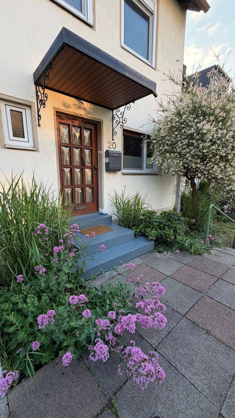 Gepflegtes Reihenhaus mit Garten, großzügiger Terrasse & Kamin in Wermingsen, 58636 Iserlohn