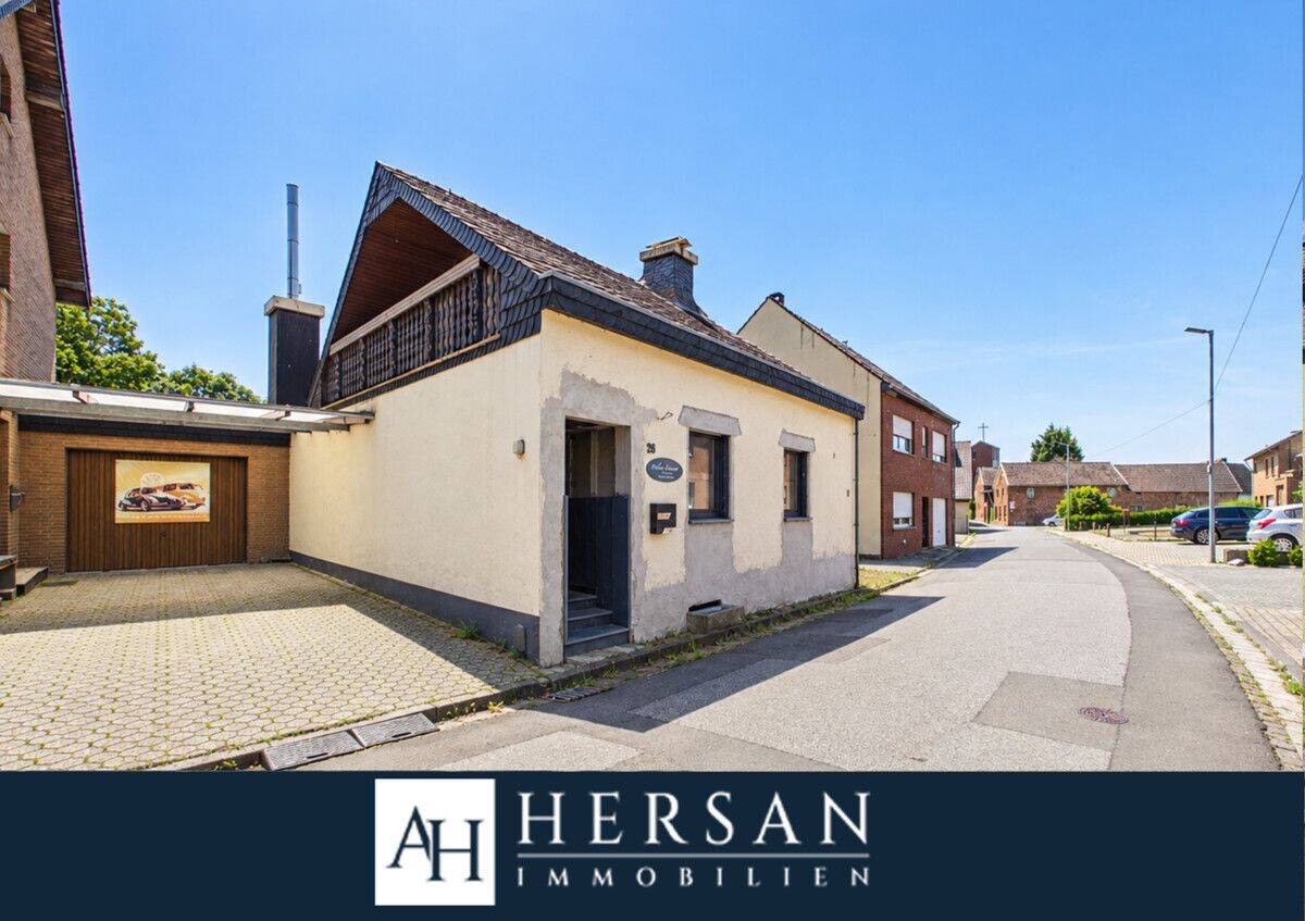 Charmantes Einfamilienhaus mit Balkon auf großzügigem Grundstück in Linnich – HERSAN IMMOBILIEN!, 52441 Linnich