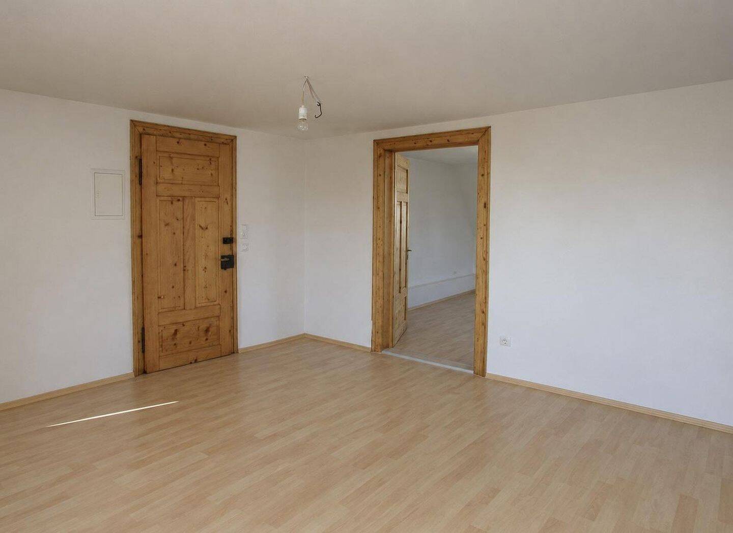 Pasing/Stadtpark: Helle 2-Zi-Whg (Küche integriert) im 2.OG in kleiner Wohnanlage, 81241 München (Aubing-Lochhausen-Langwied Pasing-Obermenzing)