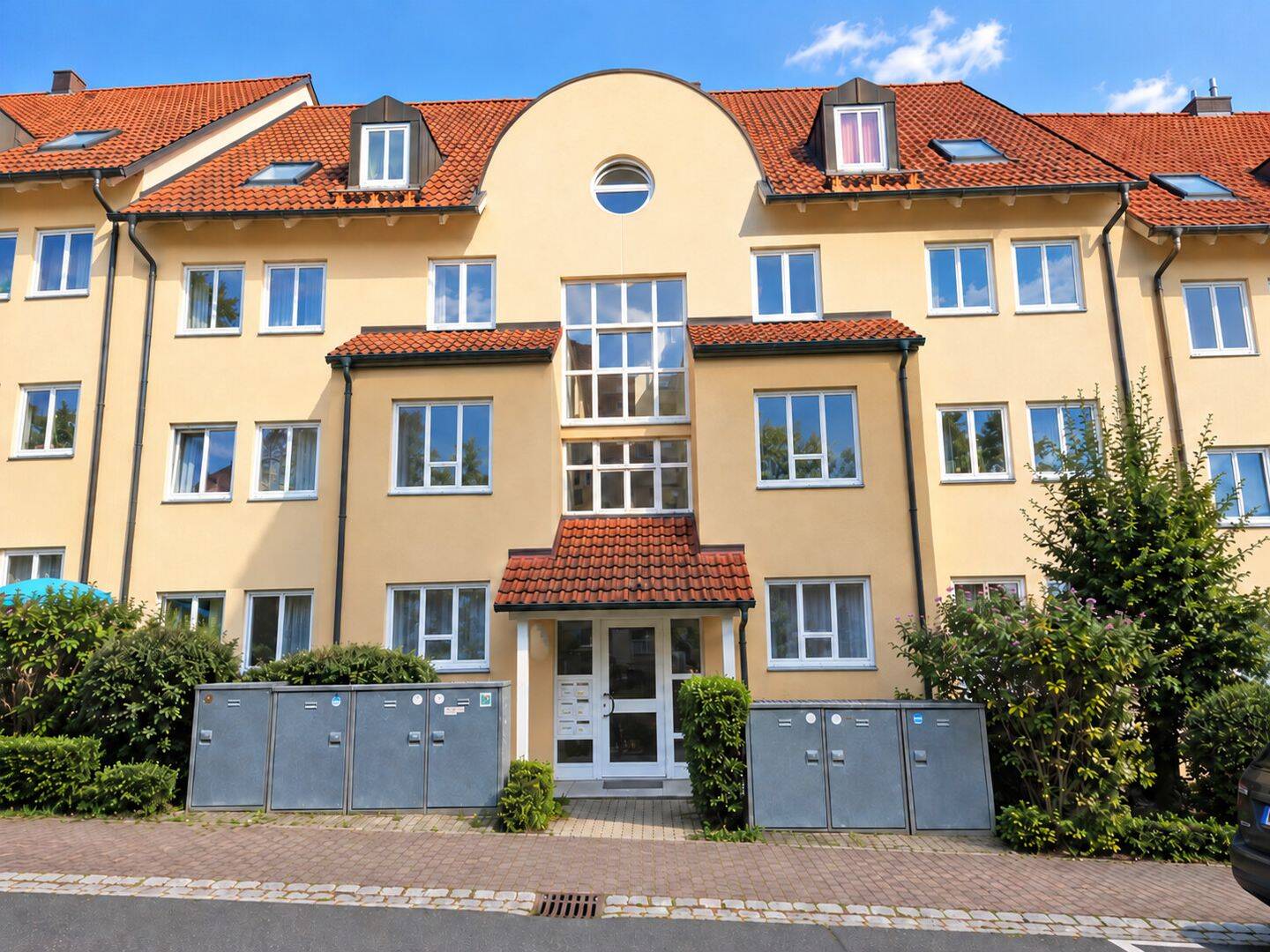 Helle Eigentumswohnung mit Tiefgaragenstellplatz zu verkaufen, 97084 Würzburg (Heidingsfeld Heuchelhof Rottenbauer)