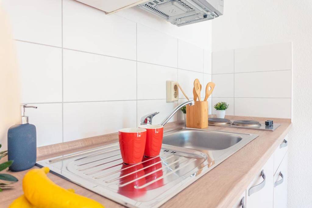 Einbauküche – Balkon – Badewanne, 9119 Chemnitz (Helbersdorf Kapellenberg Kappel Zentrum)