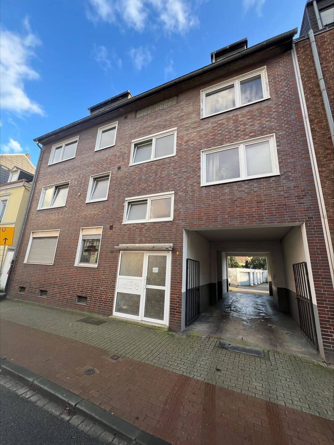 Schöne renovierte Wohnung mit sonnigem Balkon, 47137 Duisburg (Mittelmeiderich Obermeiderich Untermeiderich)