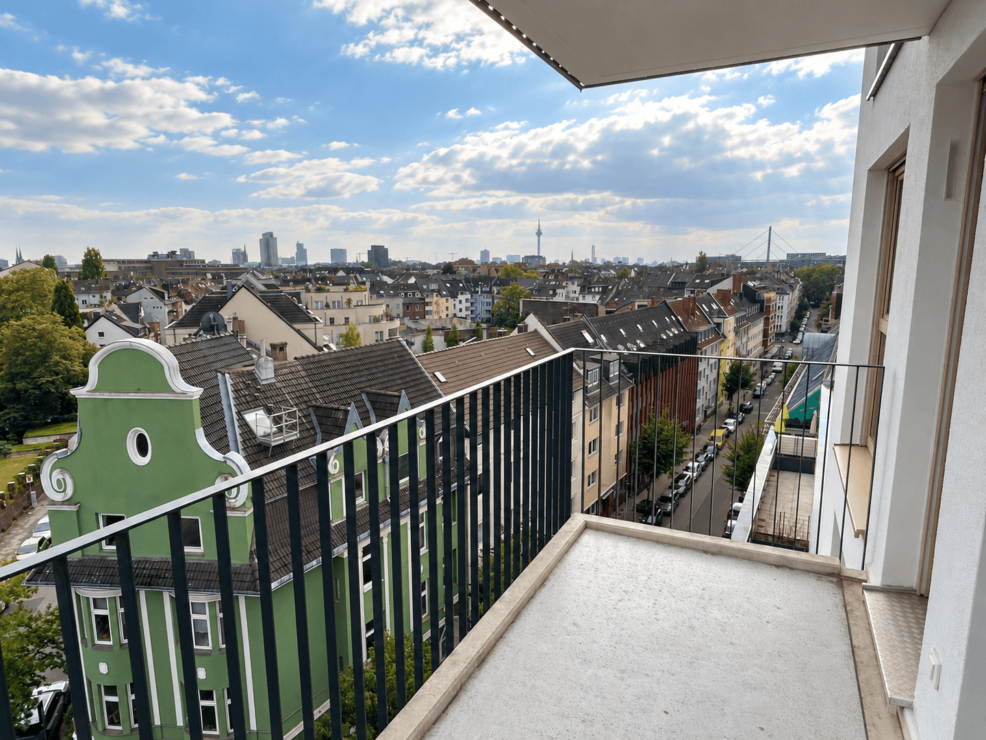 Vollmöbliertes Studio-Apartment mit EBK, Balkon und eigenem Keller | verfügbar ab sofort!, 40477 Düsseldorf (Derendorf Golzheim Pempelfort)