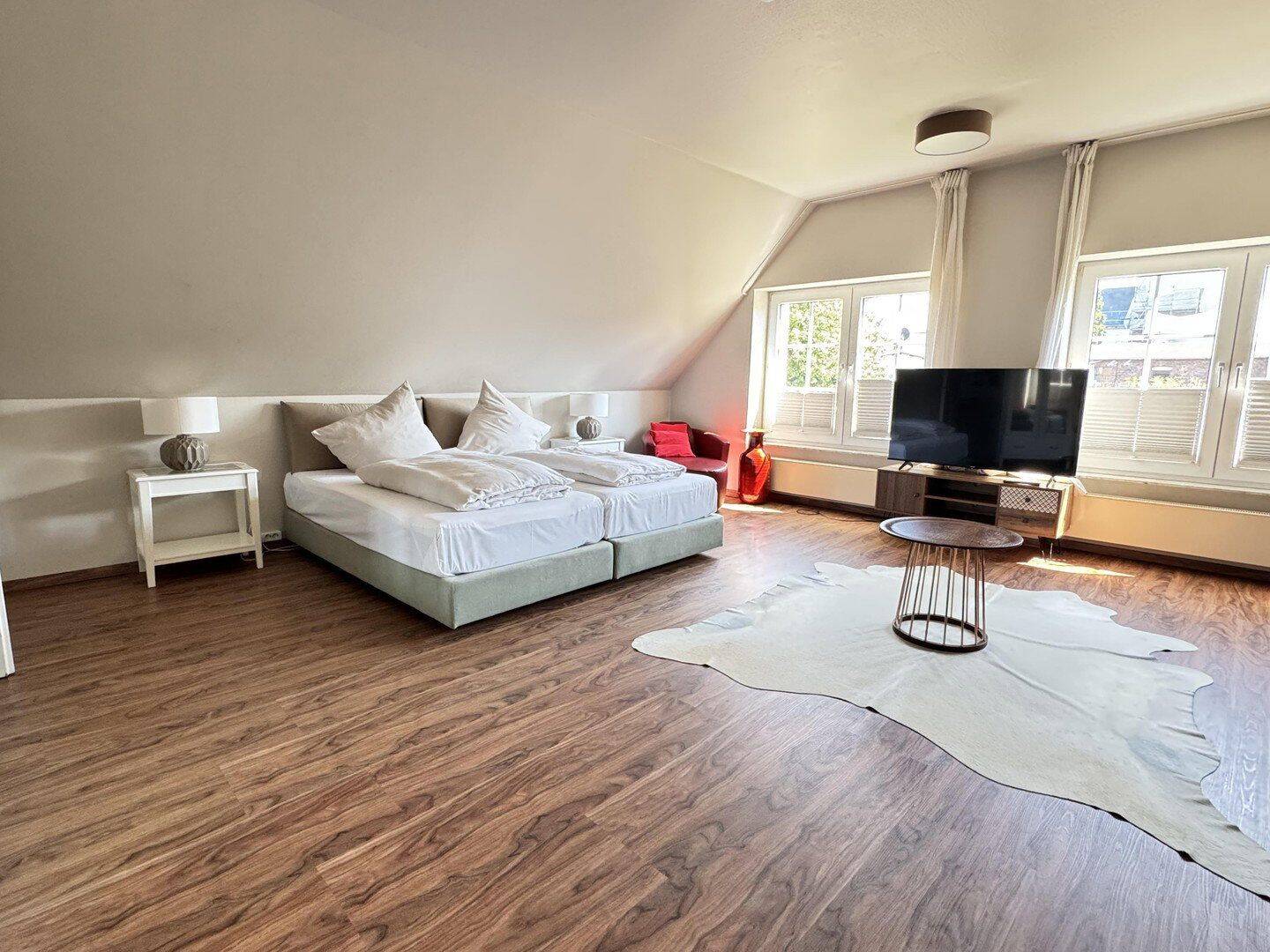 Business-Zimmer mit eigenem Bad, Terrasse, Parkplatz & Serviceoptionen nahe Köln, 51465 Bergisch Gladbach