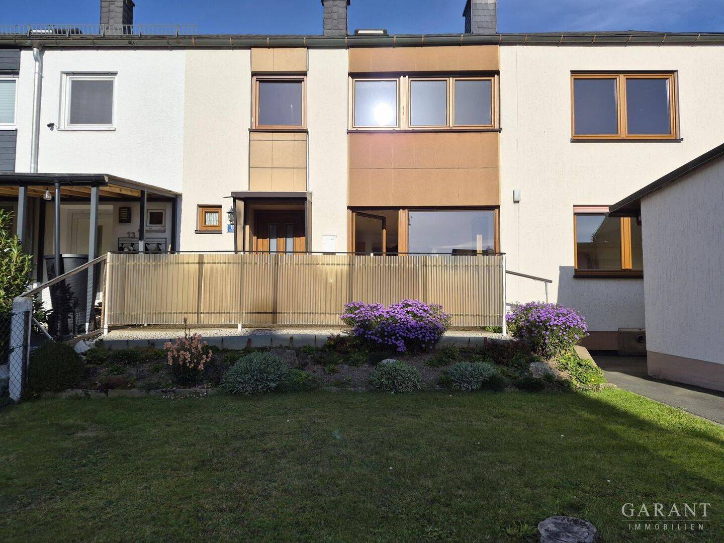 Platz für die ganze Familie – Doppelhaushälfte mit großem Garten und Weitblick, 95158 Kirchenlamitz