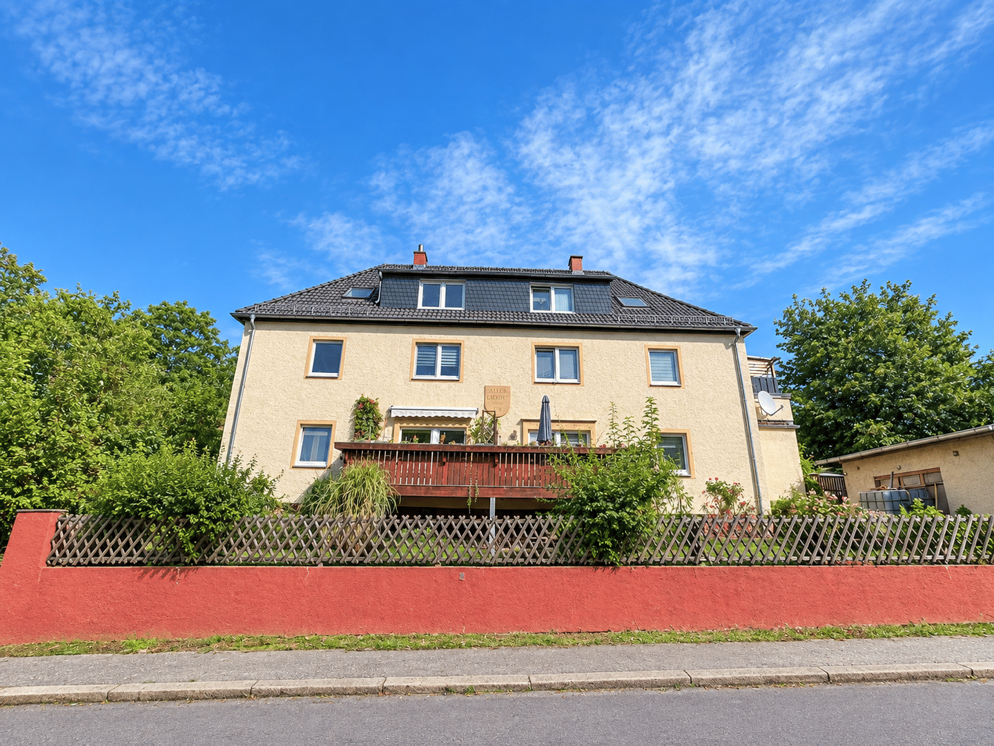 Klein aber OHO! Neuwertig renovierte 3 Zimmer Wohnung mit Gartennutzung, 7546 Gera